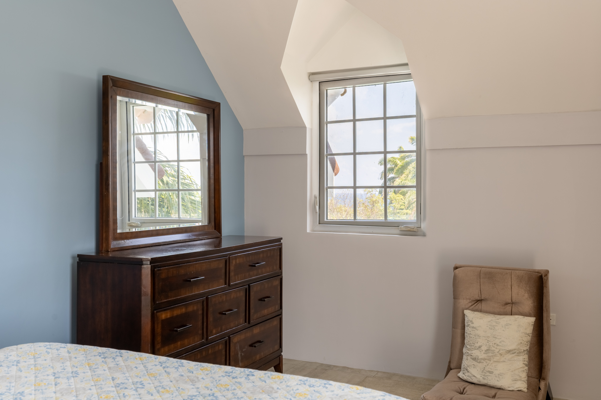 Lux Penthouse 207 - Bedroom Suite with Solid Wood Dresser & Garden Window
