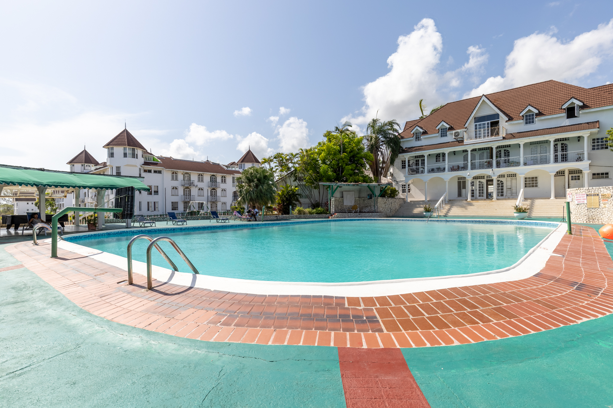 Seacastles, Rose Hall - Resort Swimming Pool & Colonial Estate Grounds