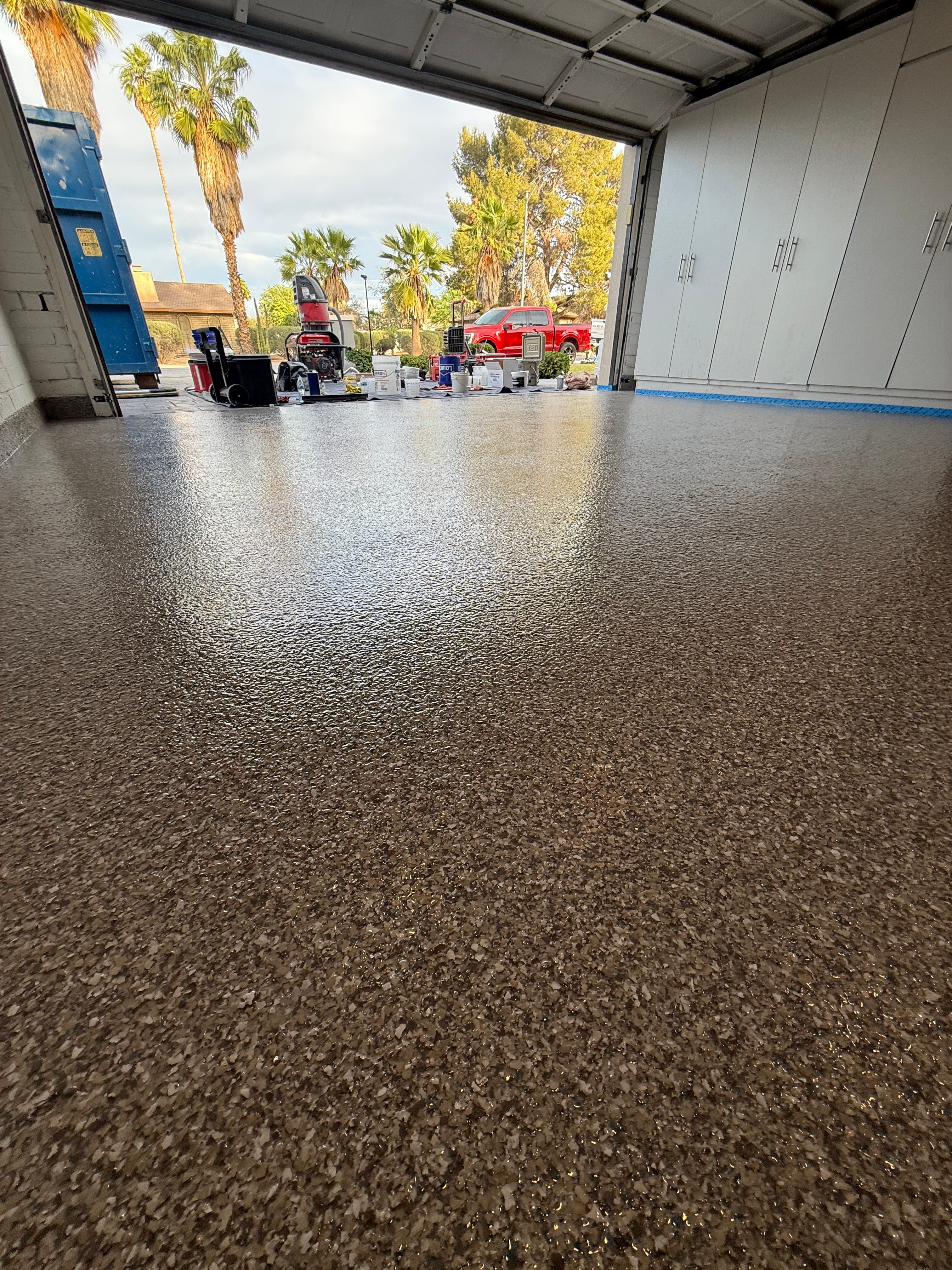Fresh Garage Flake Finish