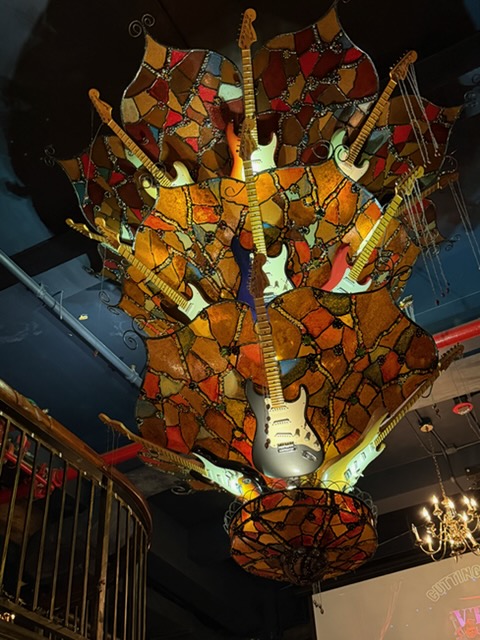 SUNDAY SERENADE Gallery Image 1
