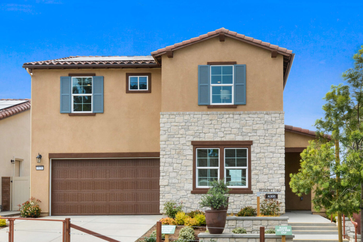 Bedford Community, South Corona, CA