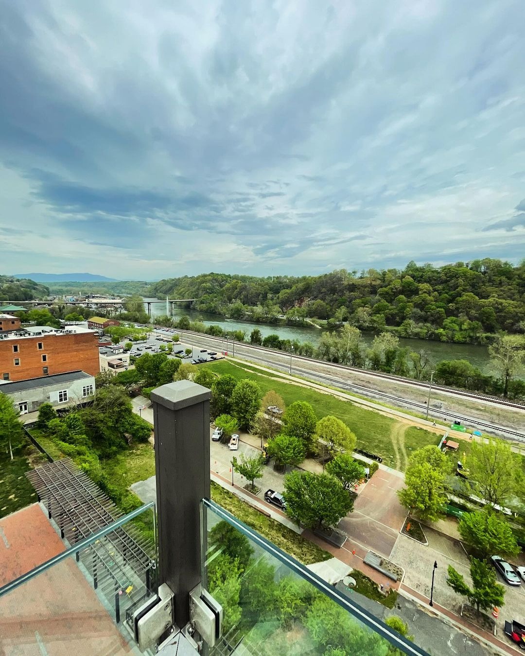 Outdoor rooftop dining at No. 7 Rooftop Bar Lynchburg