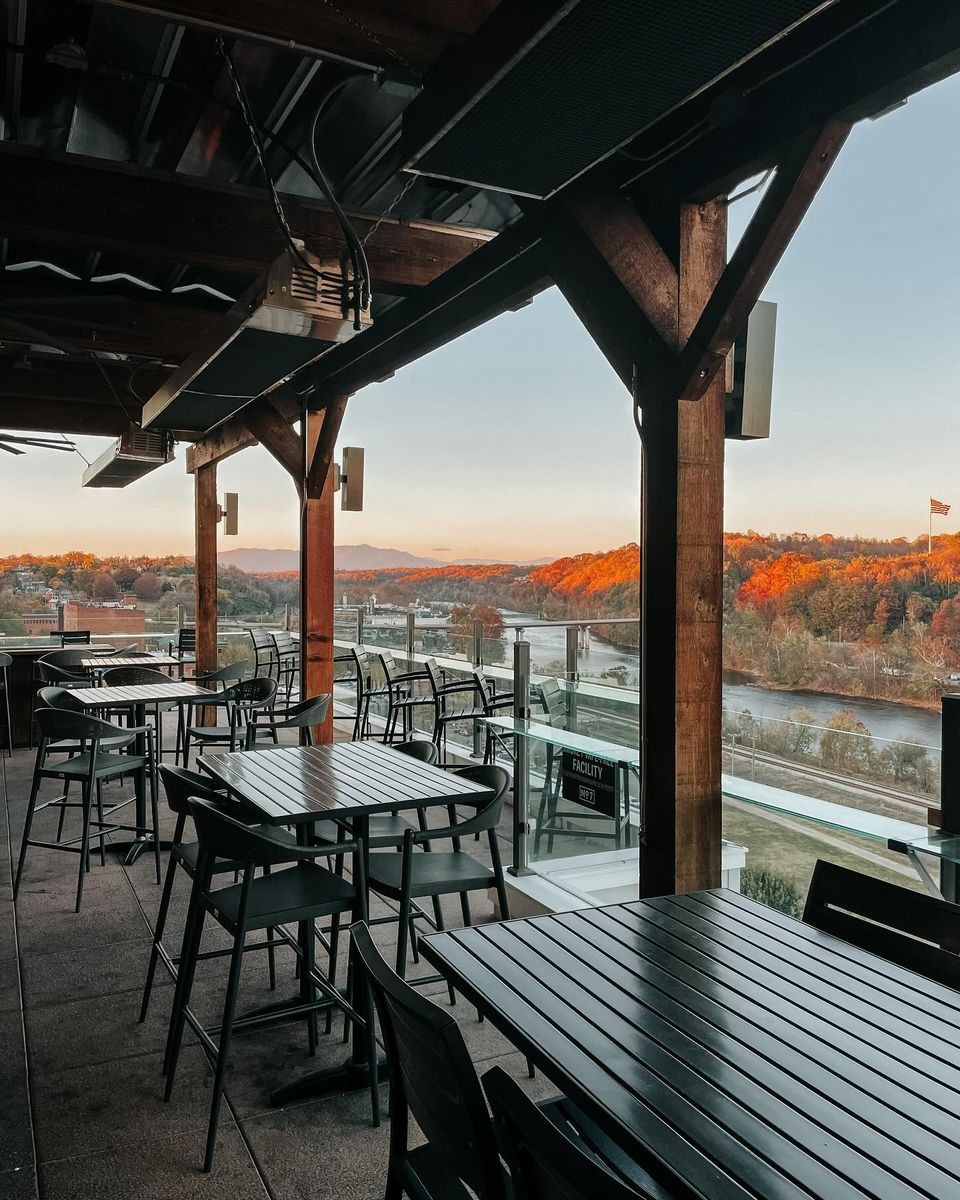 Outdoor rooftop dining at No. 7 Rooftop Bar Lynchburg