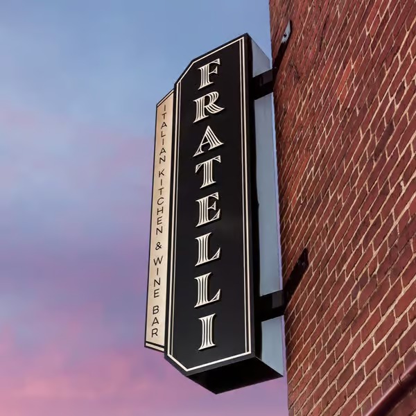 Fratelli Italian Kitchen & Wine Bar entrance sign