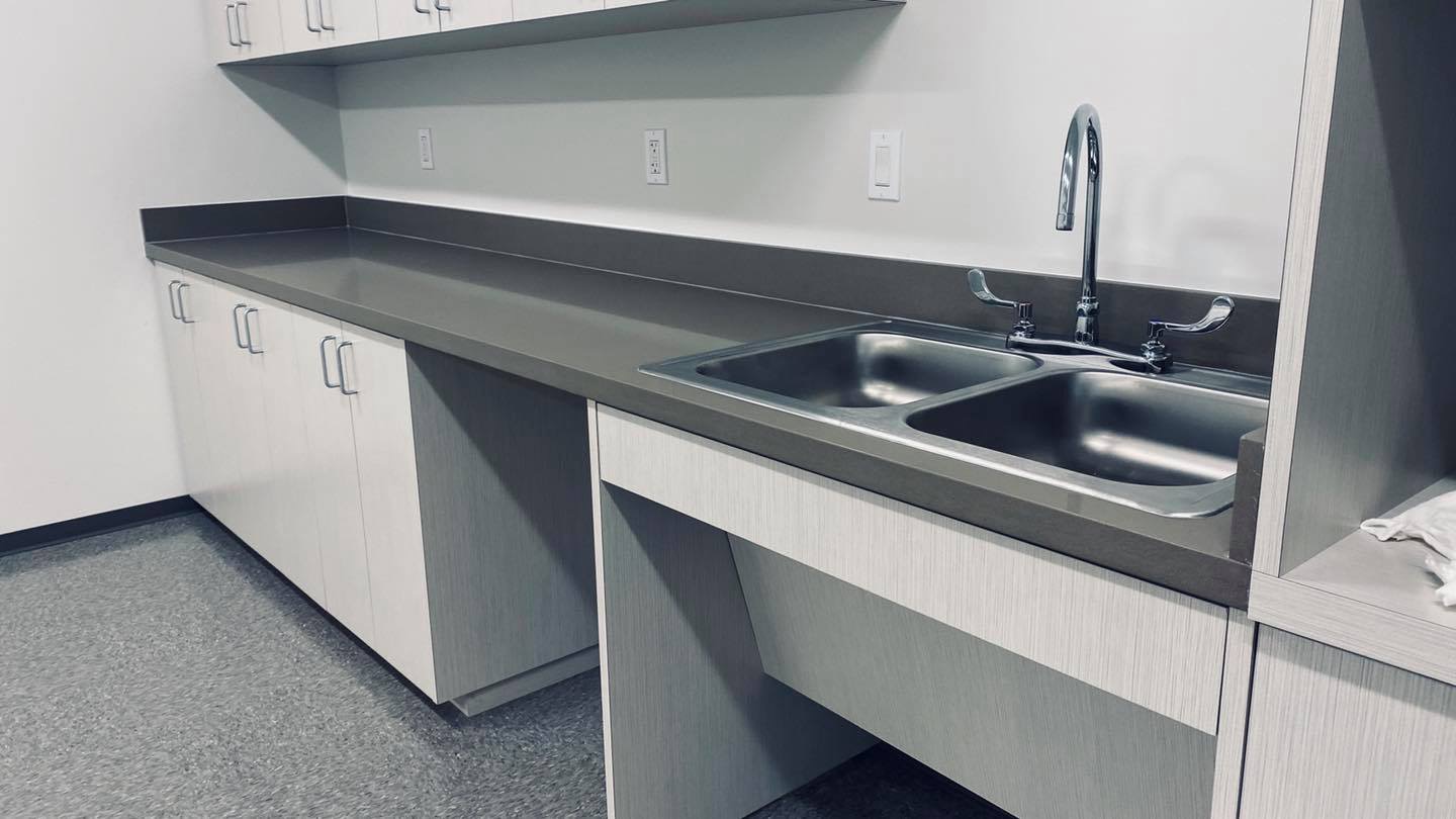 Completed Kitchen Countertops: Granite, Quartz, and Solid Surface