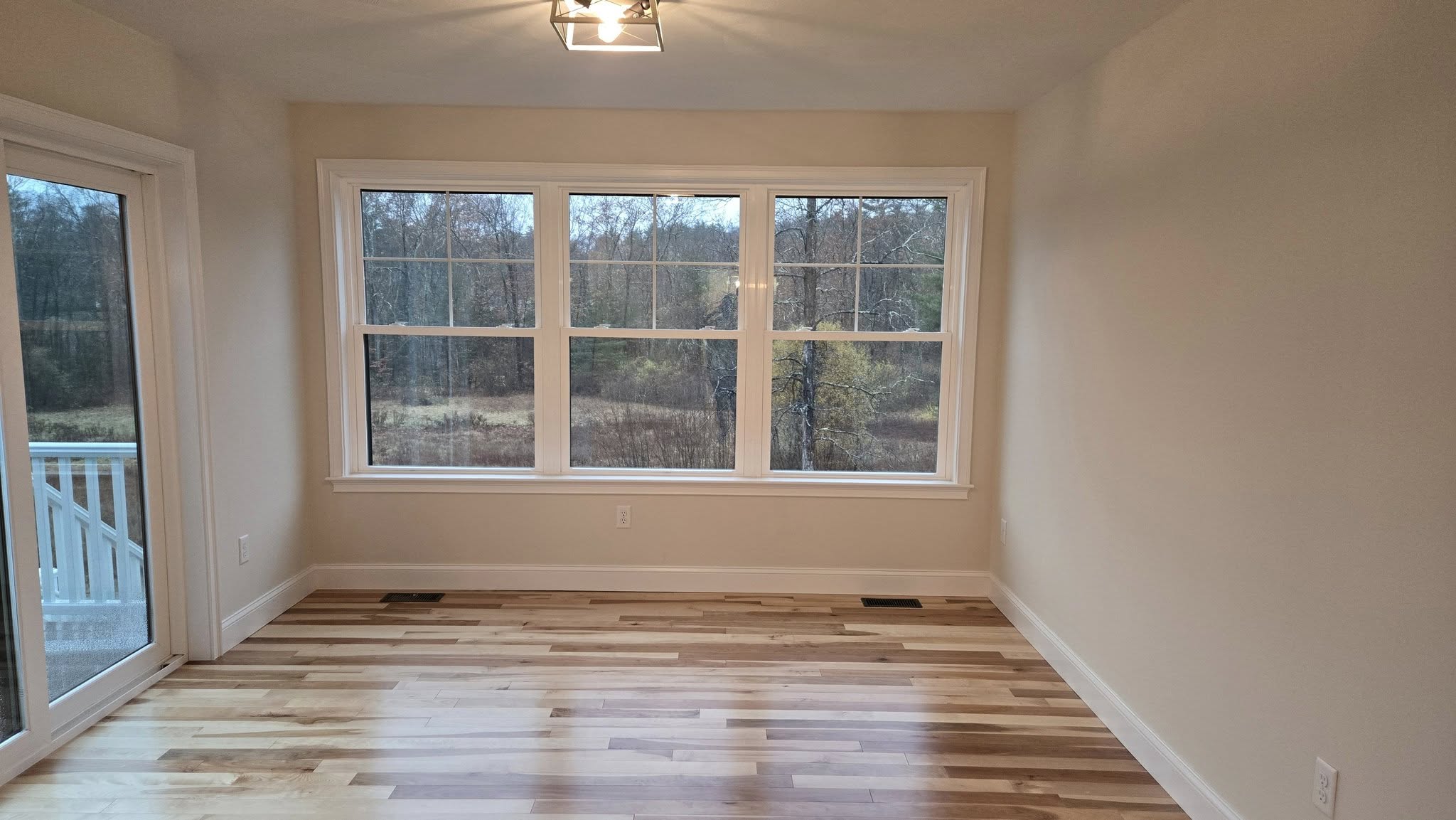 Bright room with wooden floors