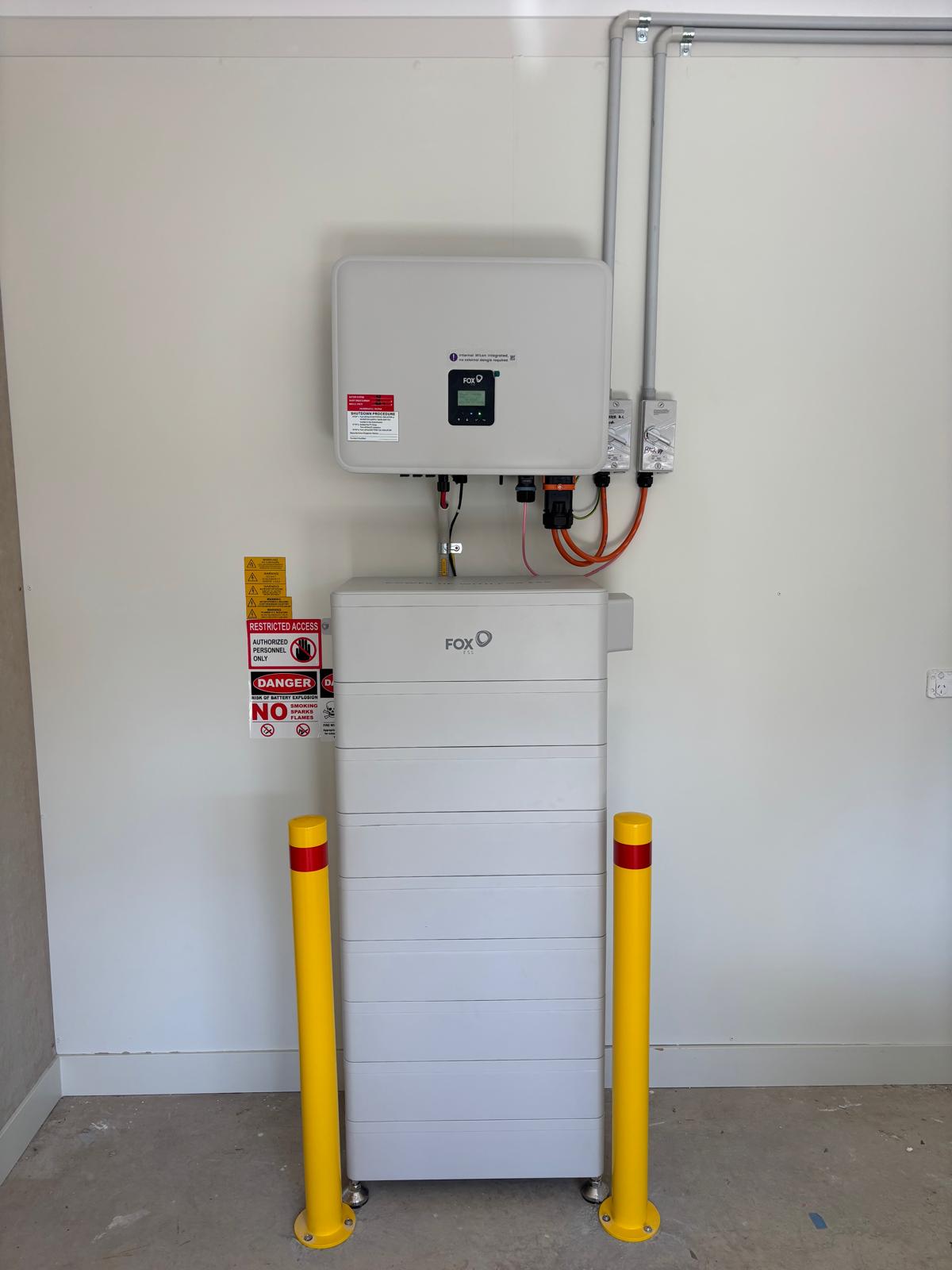 FOX ESS Garage System with Bollards