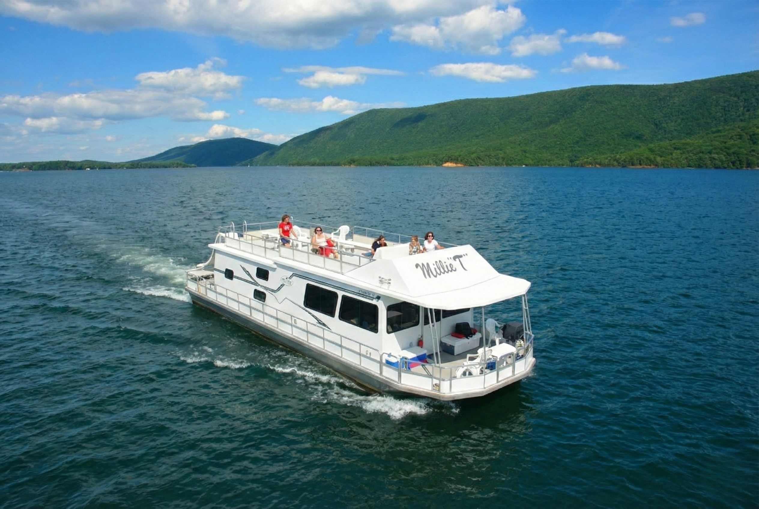 Parrot Cove Houseboat Vacation