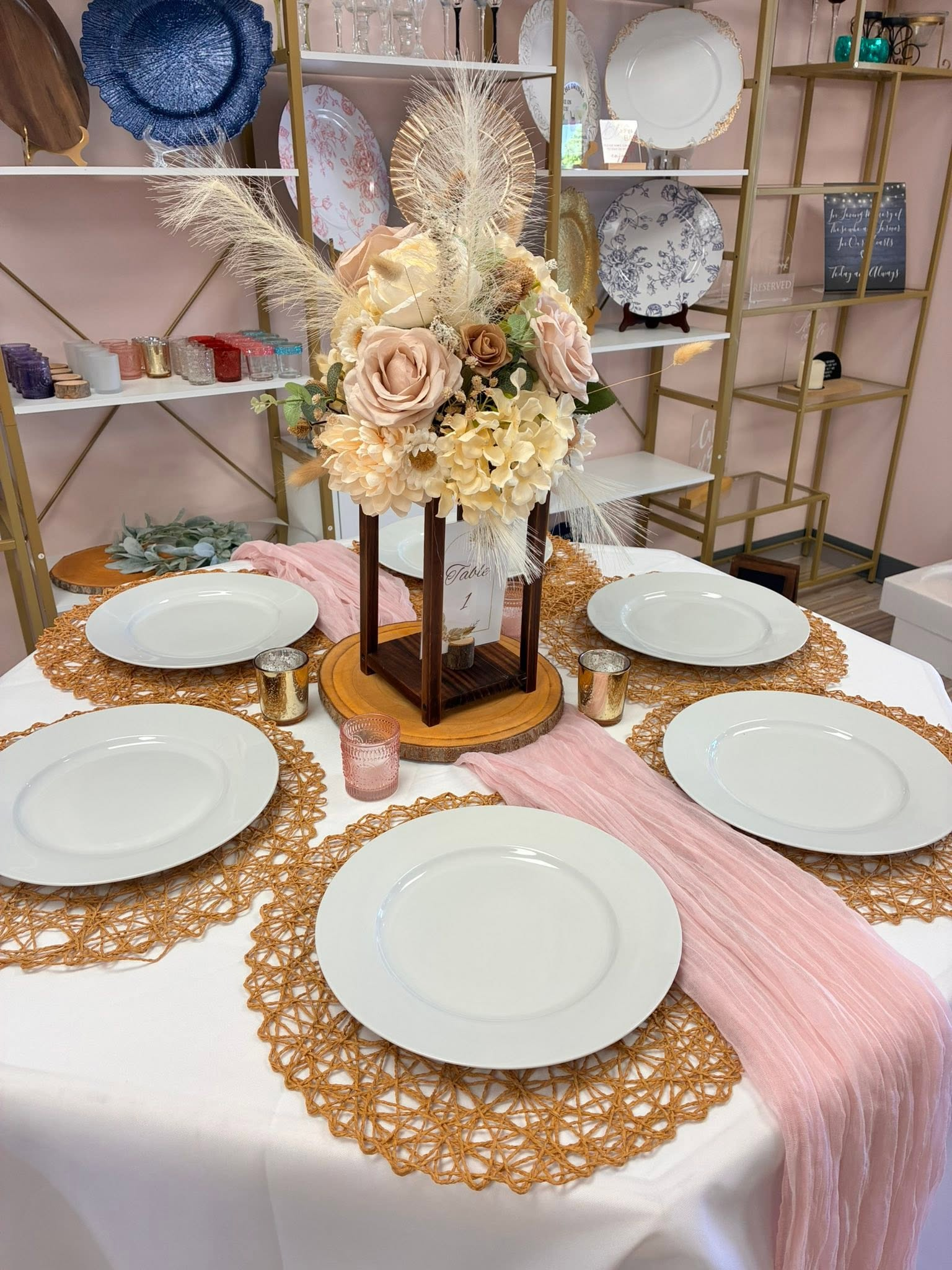 Showroom table staging