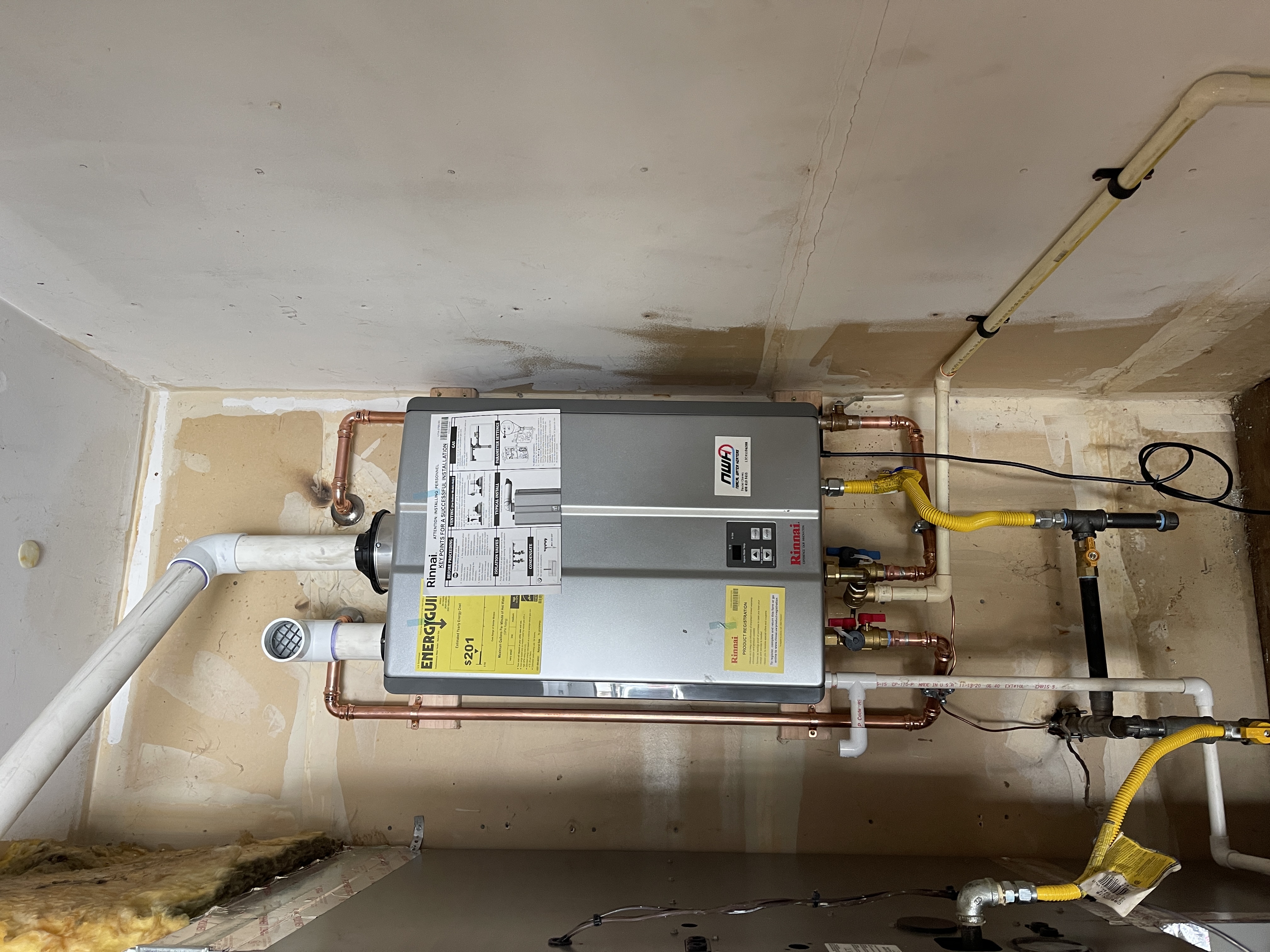 Indoor Rinnai Tankless Water Heater Wall Mount Installation