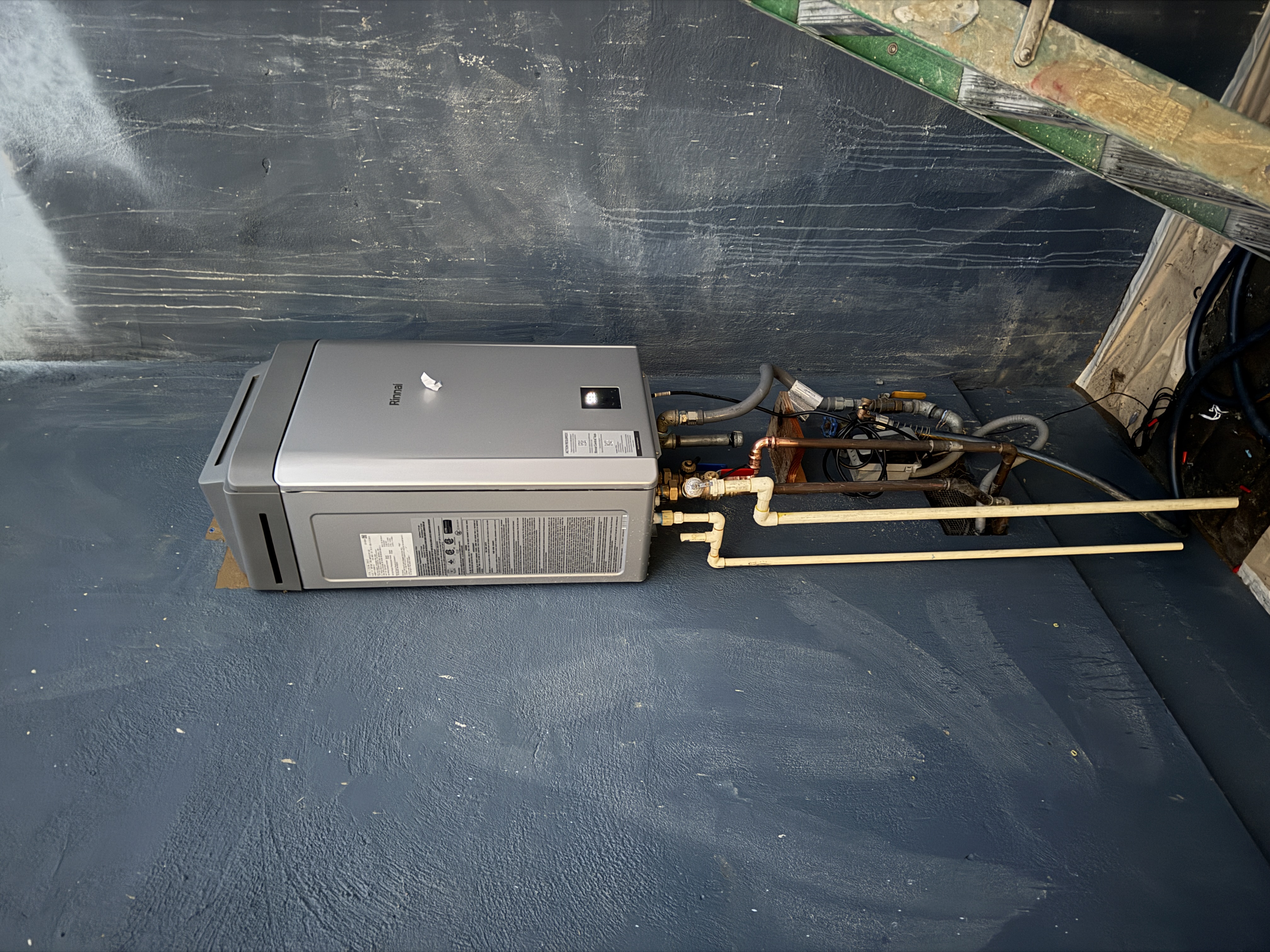 Exterior Rinnai Tankless Wall Mount