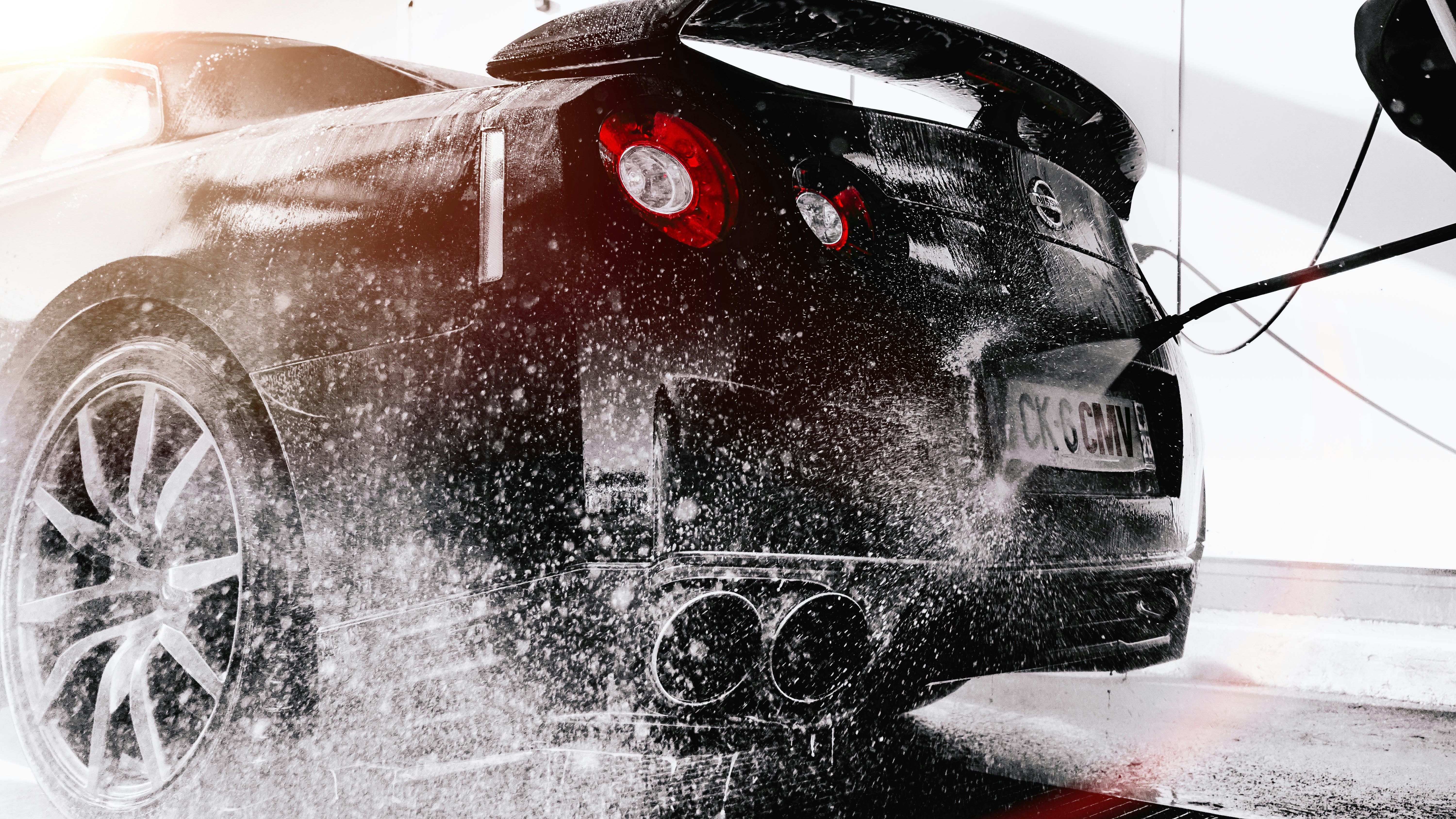 Mobile Auto Detailing vs. Traditional Car Washes: What's the Difference?