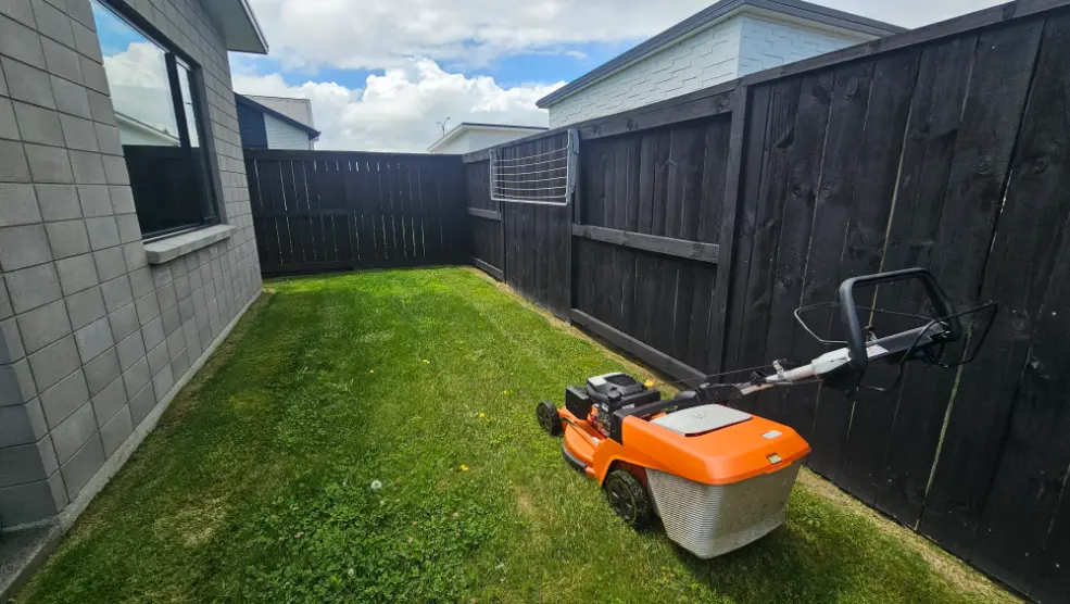 Lawn Mowing & Edging