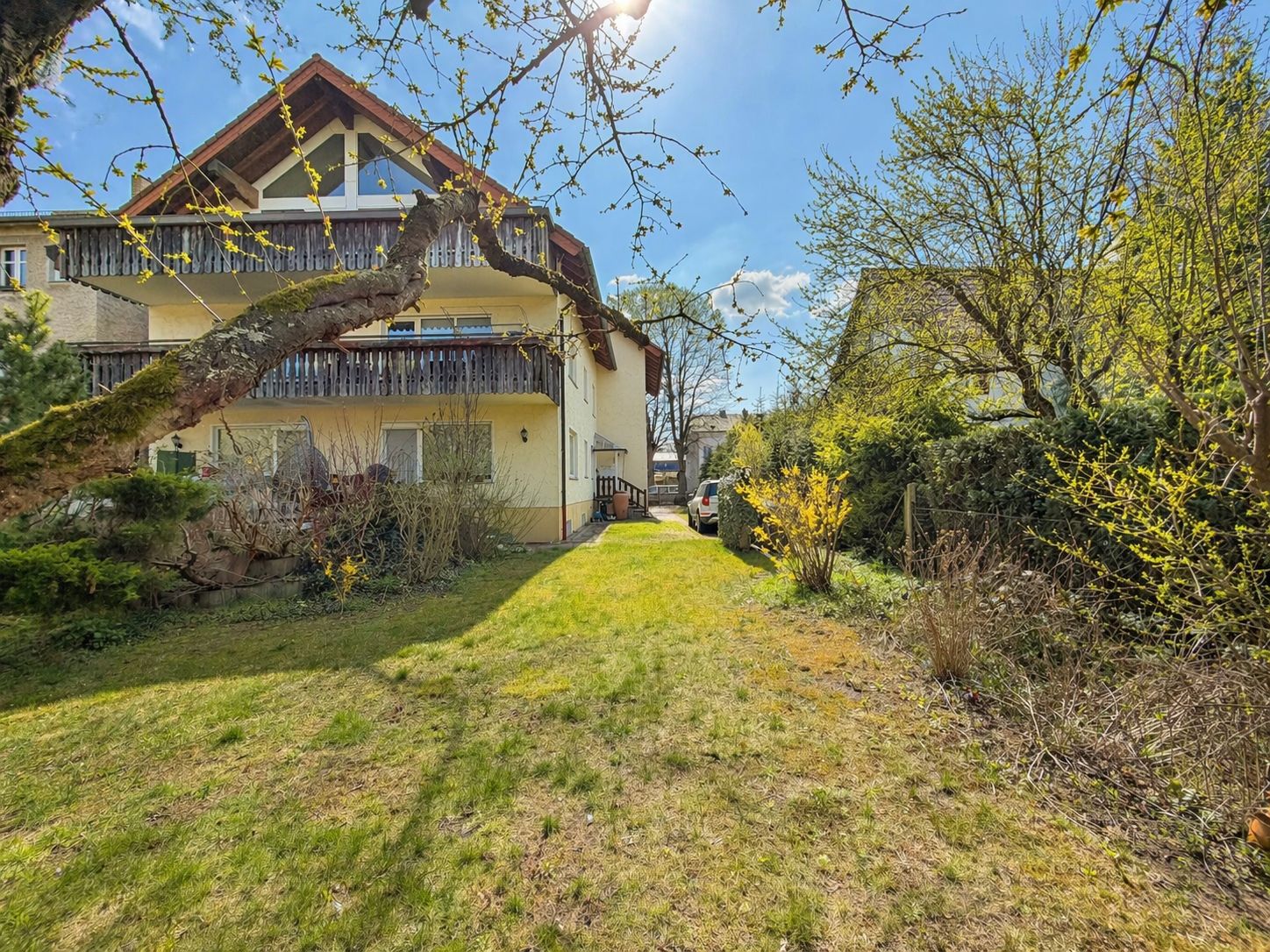 Hochparterre Wohnung