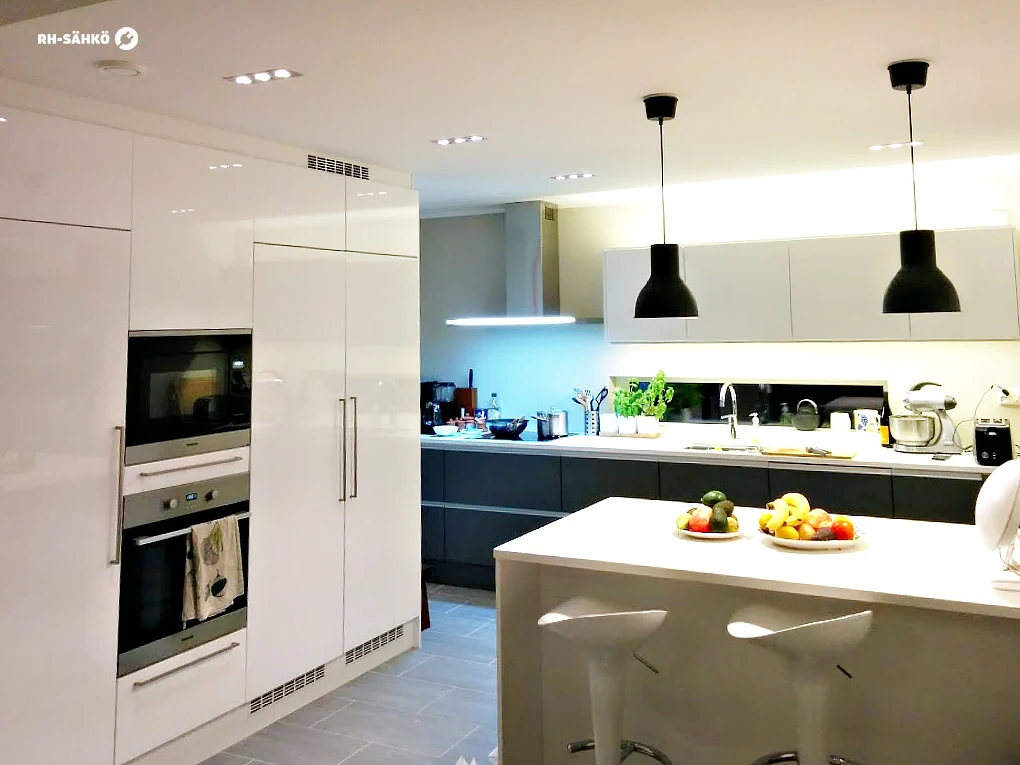 Modernin keittiön sähköasennukset