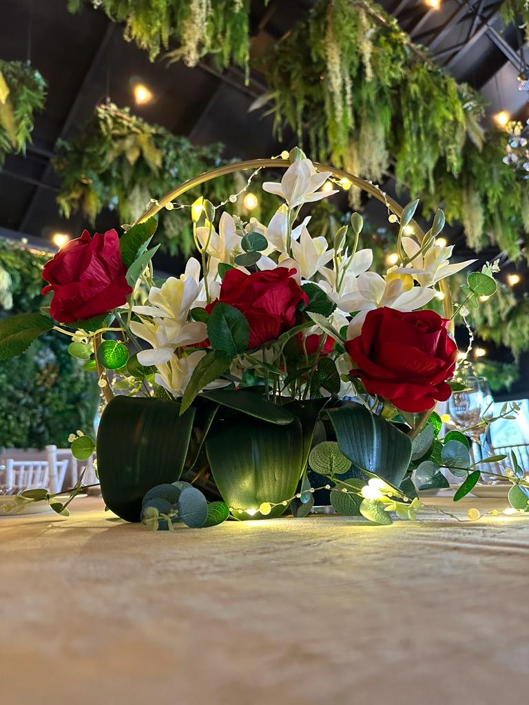 Aranjament floral trandafiri roșii - detaliu