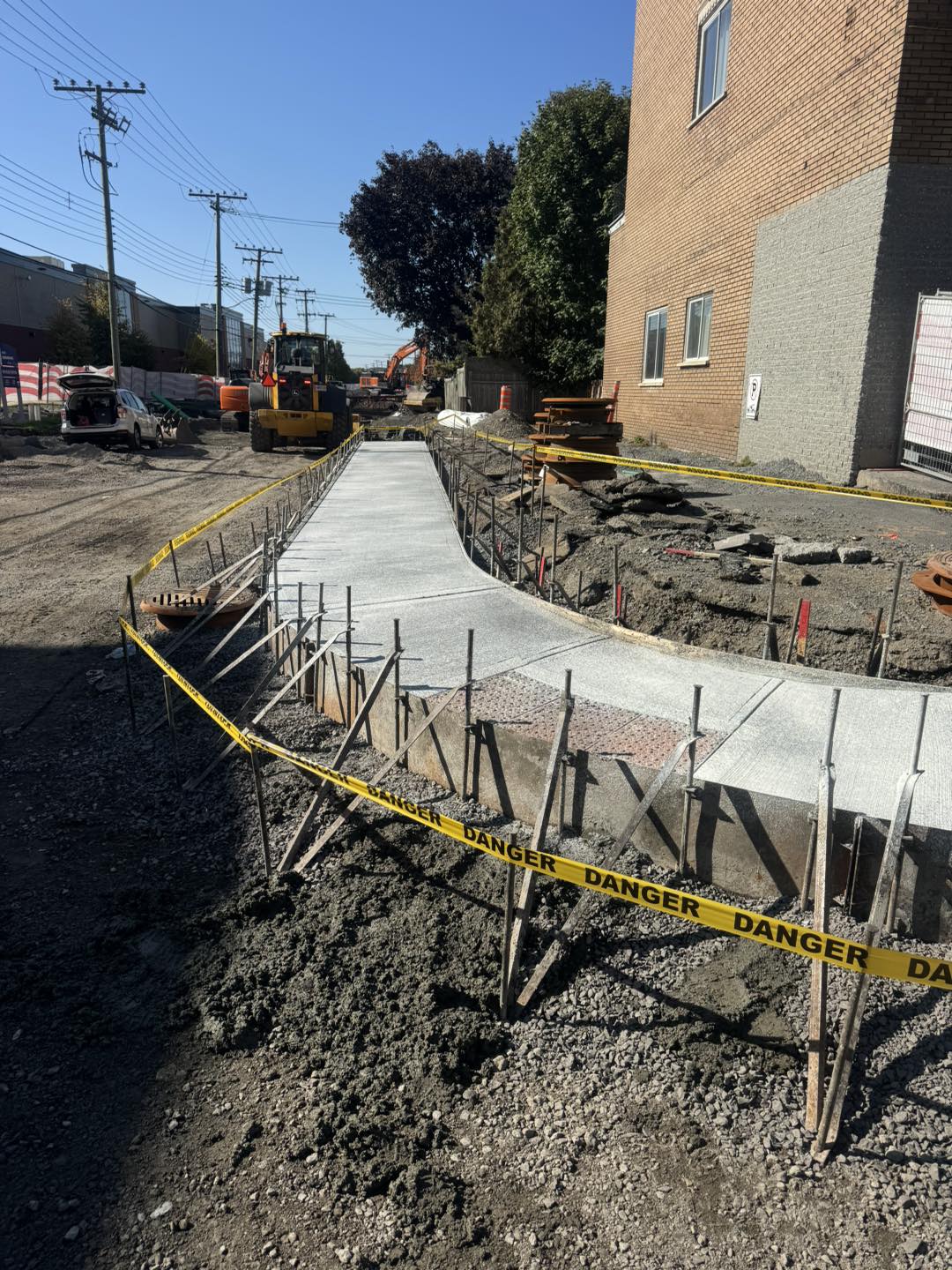 Trottoir en béton en milieu urbain