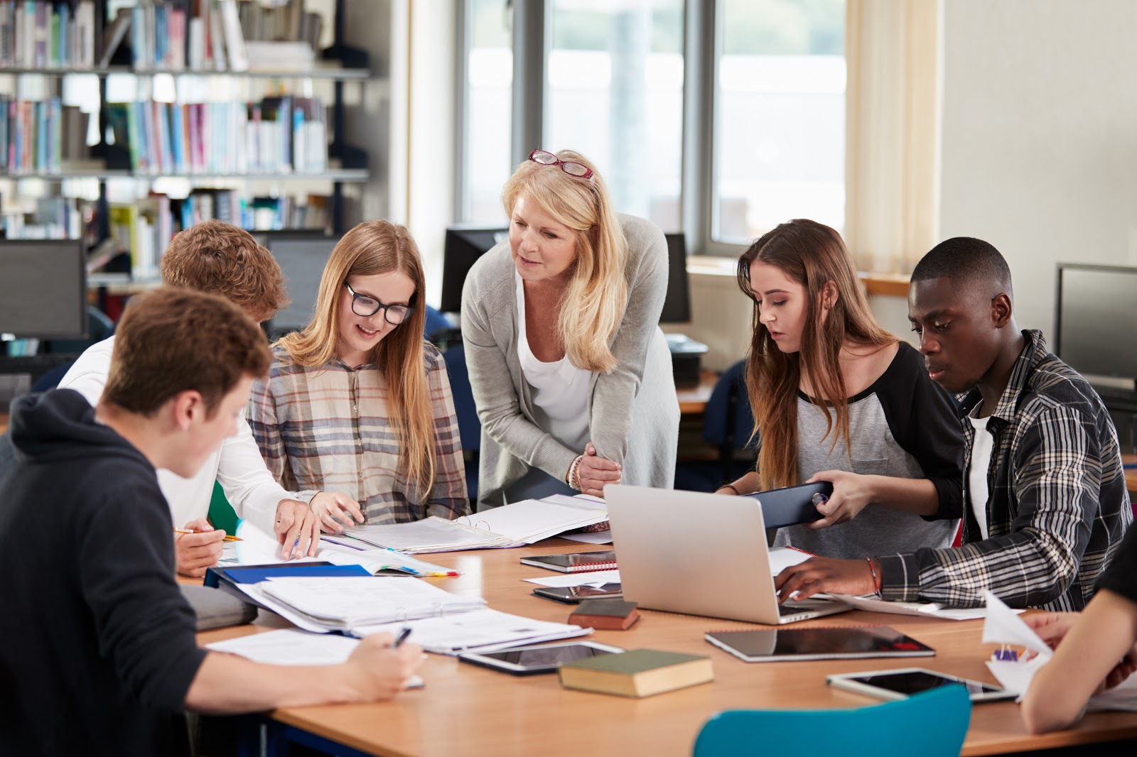 Using online case studies for group work