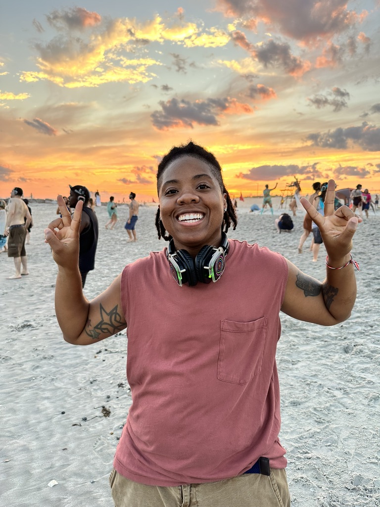 Destinē, DJ Promise, dancing freely