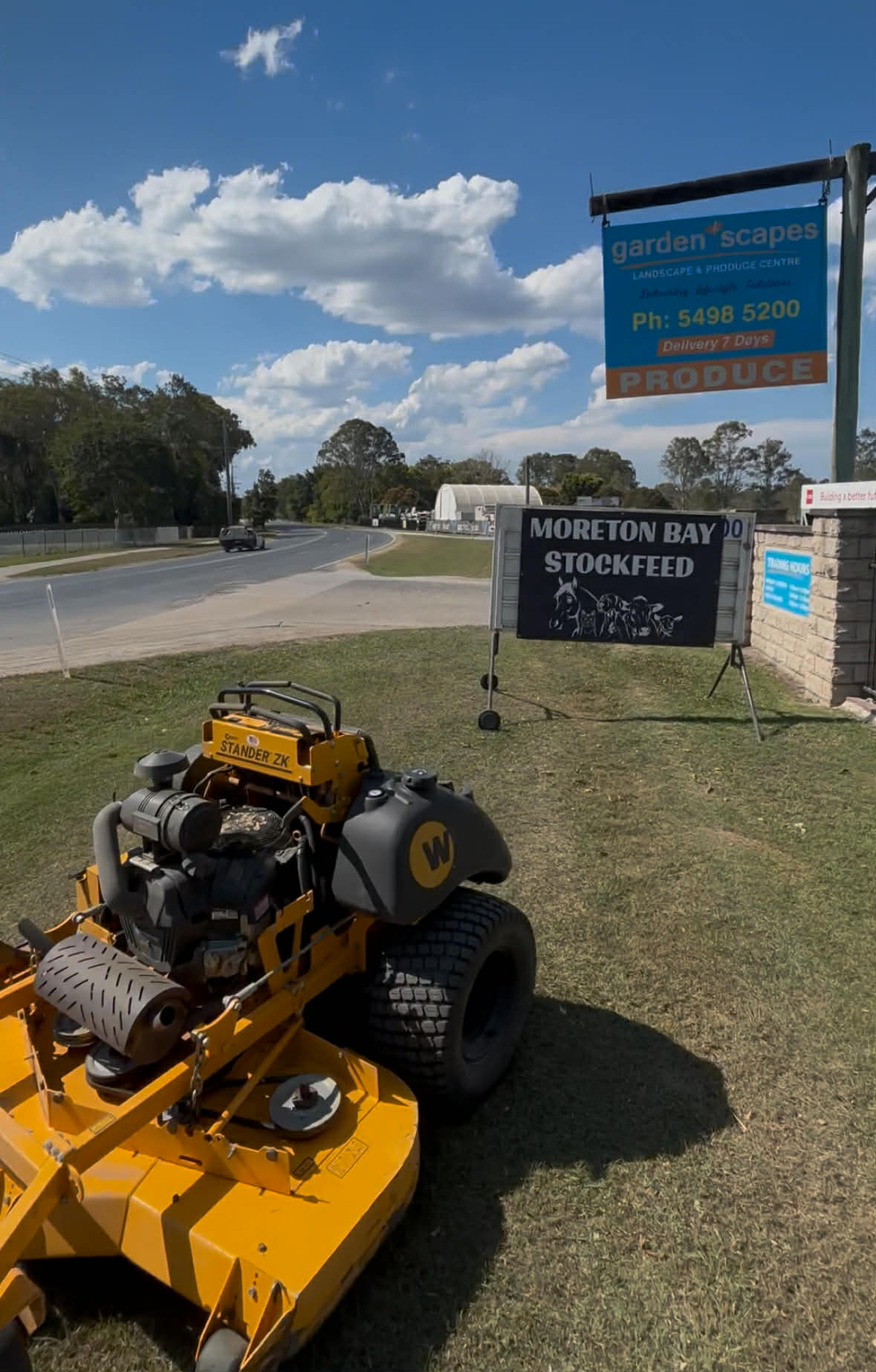 Professional Ride-on Mowing Equipment