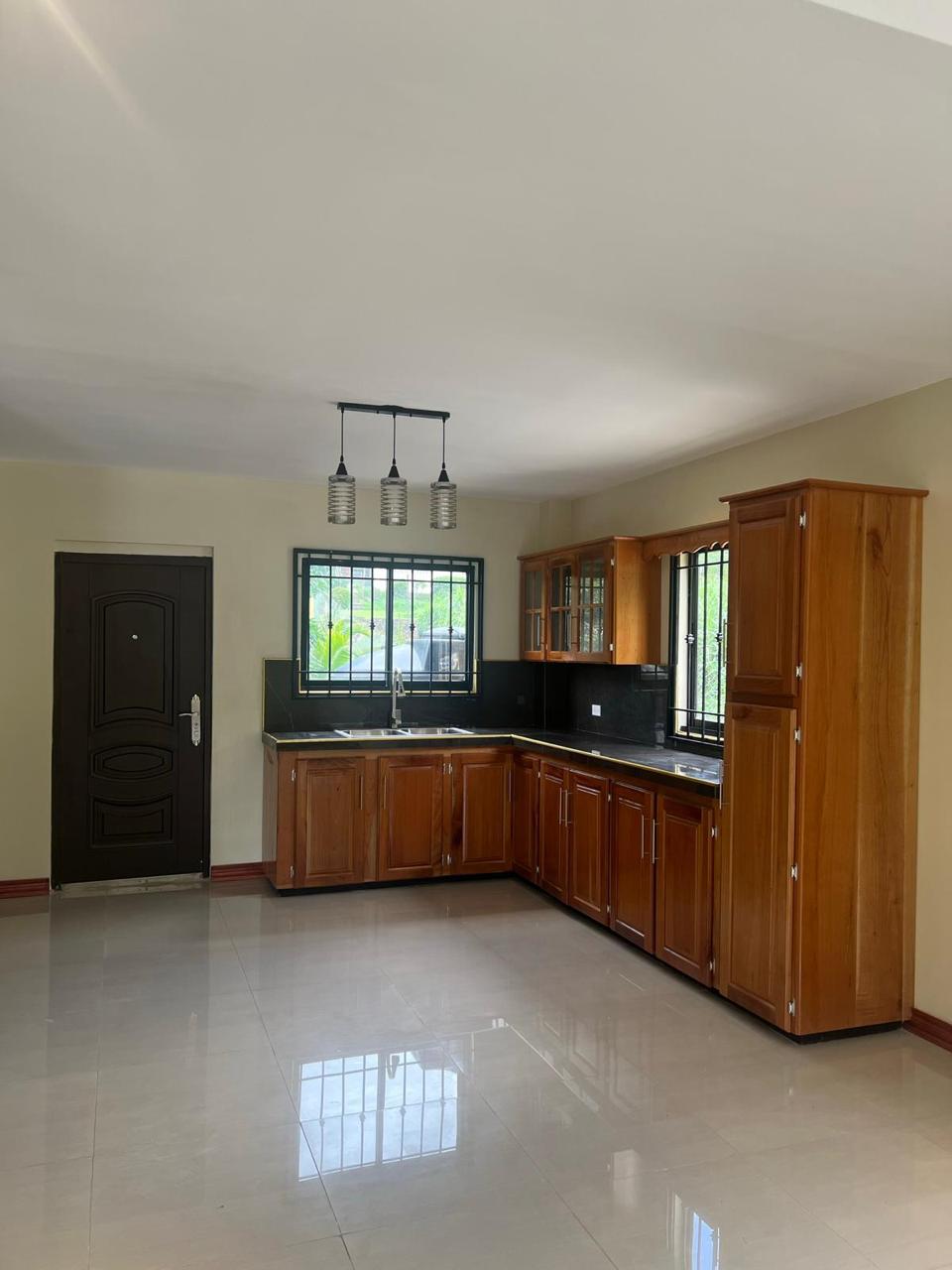 3 Bedroom Townhouse - Image 4