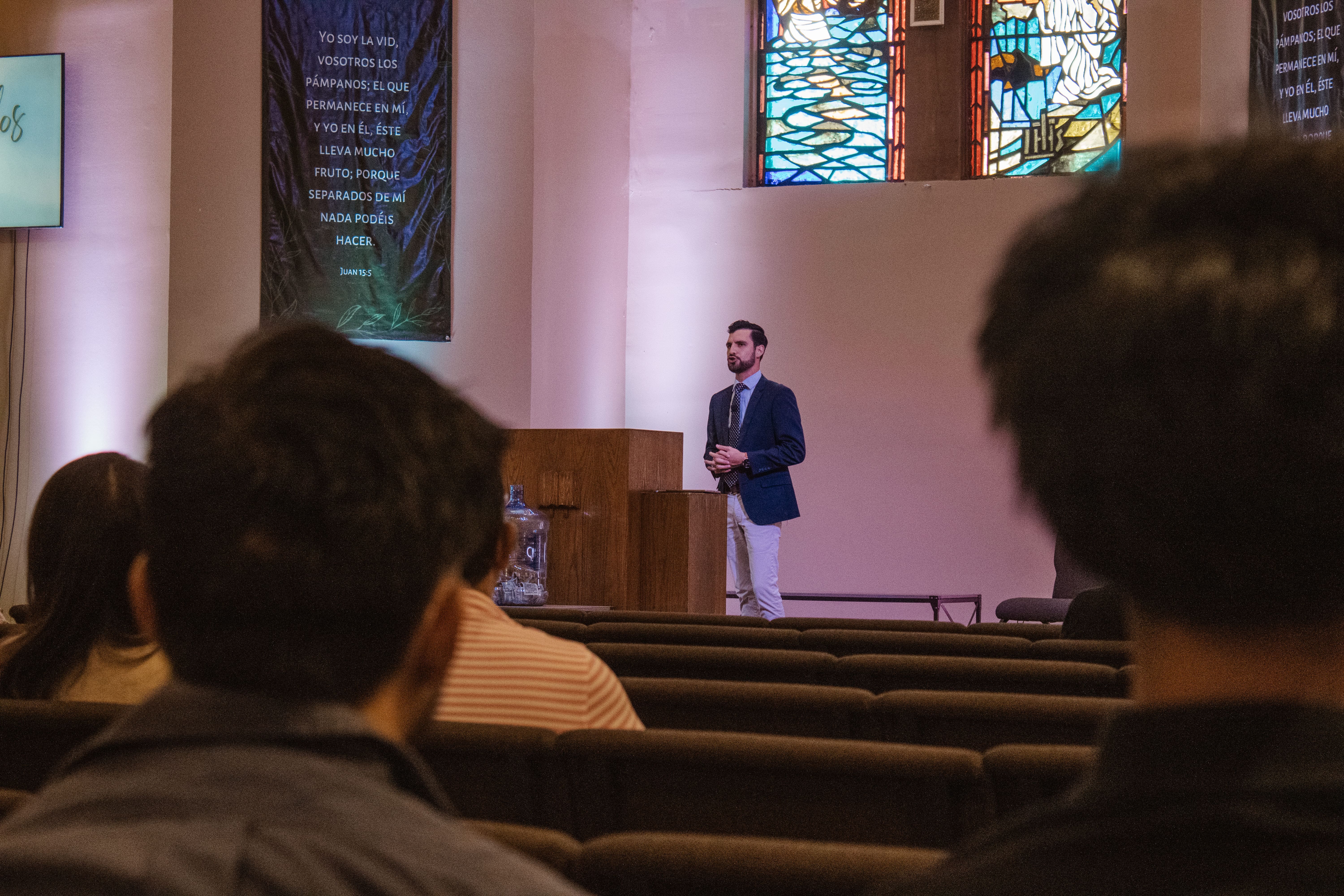 Comunidad en nuestra iglesia cristiana en Houston