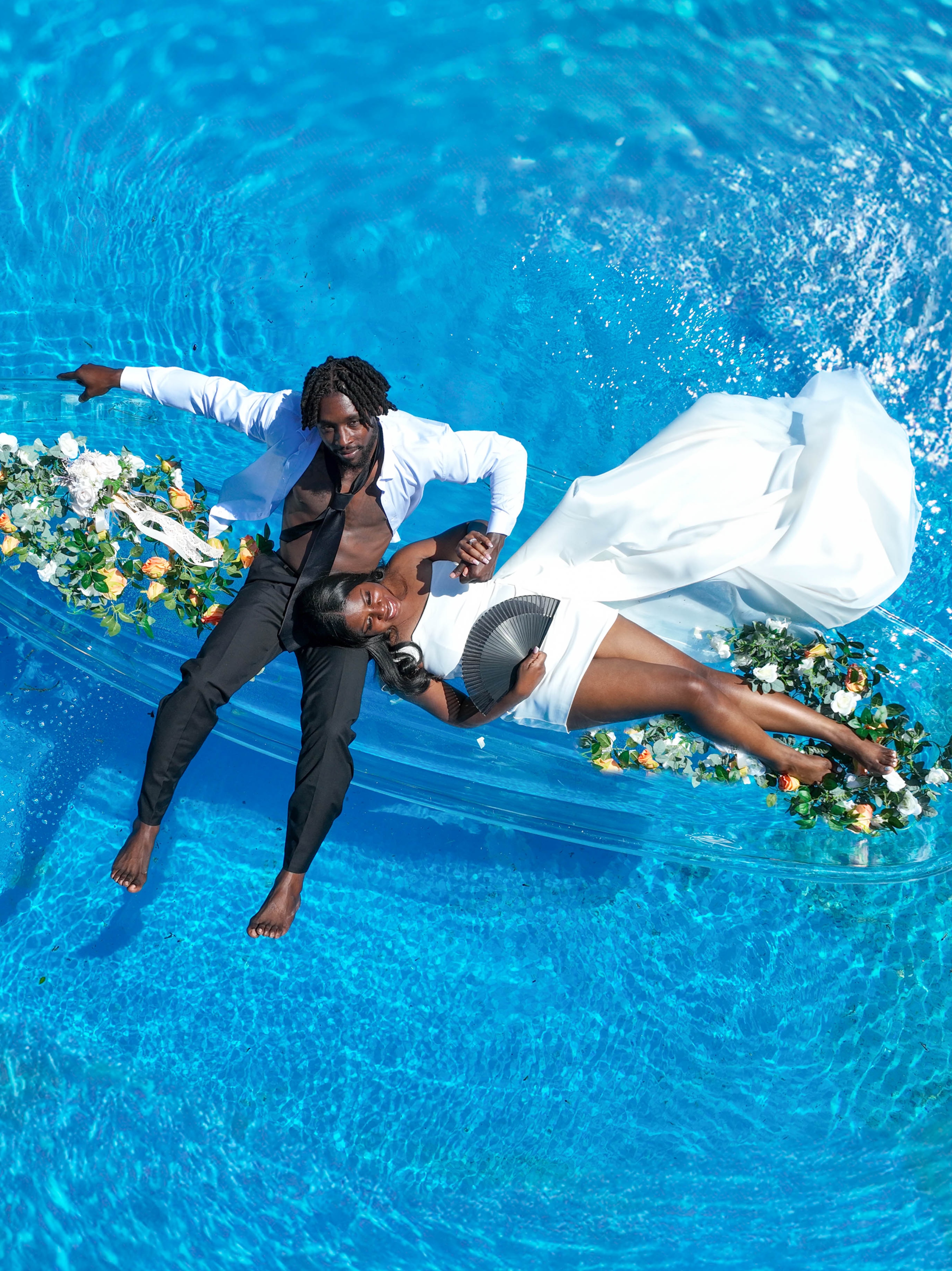 Wedding dress in clear kayak