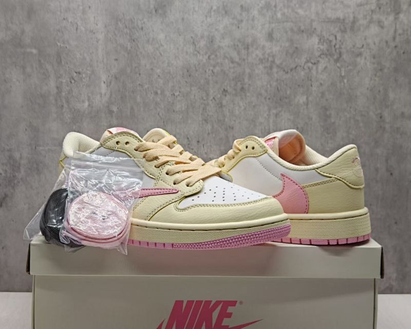 Travis Scott x Air Jordan 1 Low 'Canary'