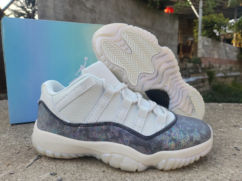 Air Jordan 11 Low 'Easter'