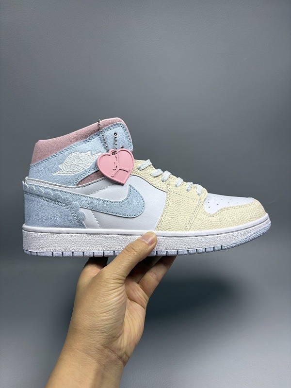 Air Jordan 1 Mid 'Pastel Heart'