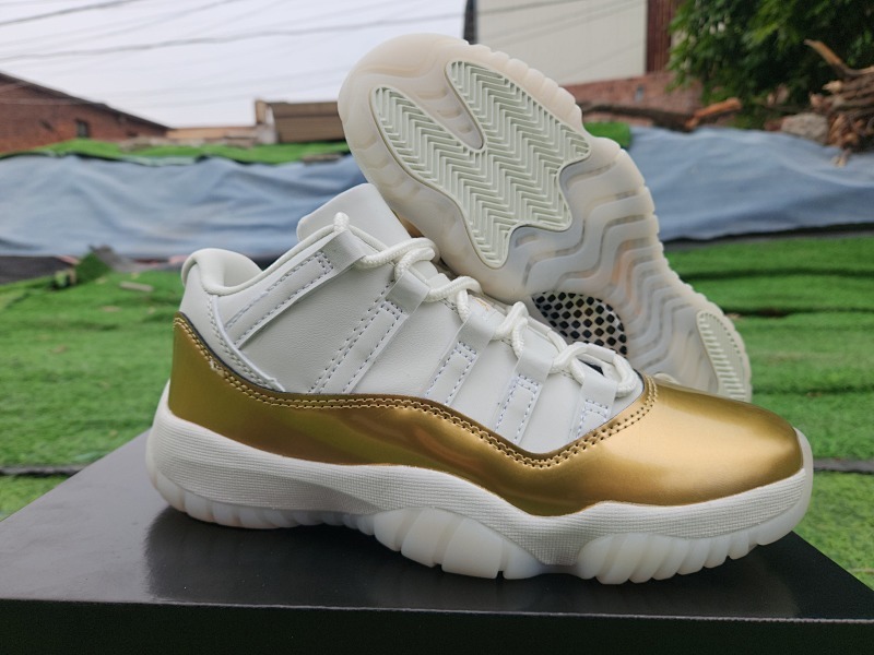 Air Jordan 11 Low 'Closing Ceremony'