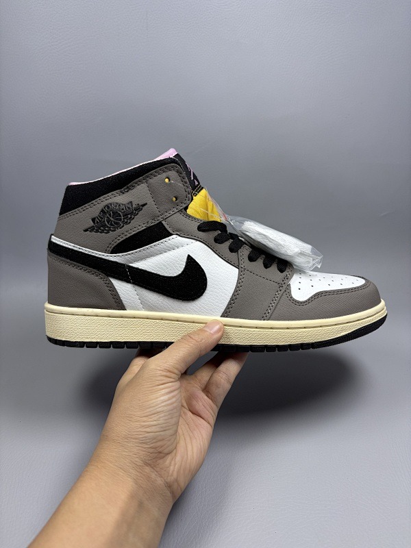 Air Jordan 1 Mid 'Brown/Black/Pink'