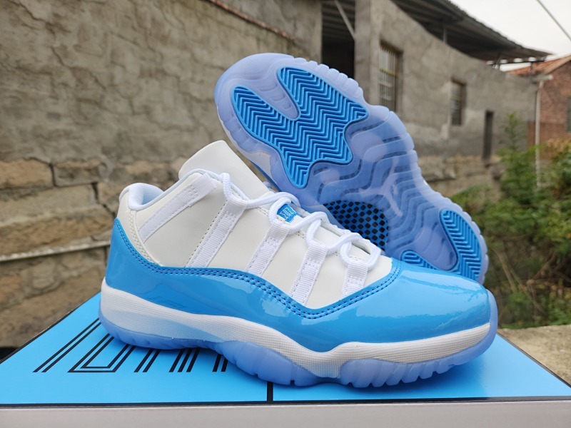 Air Jordan 11 Low 'UNC'