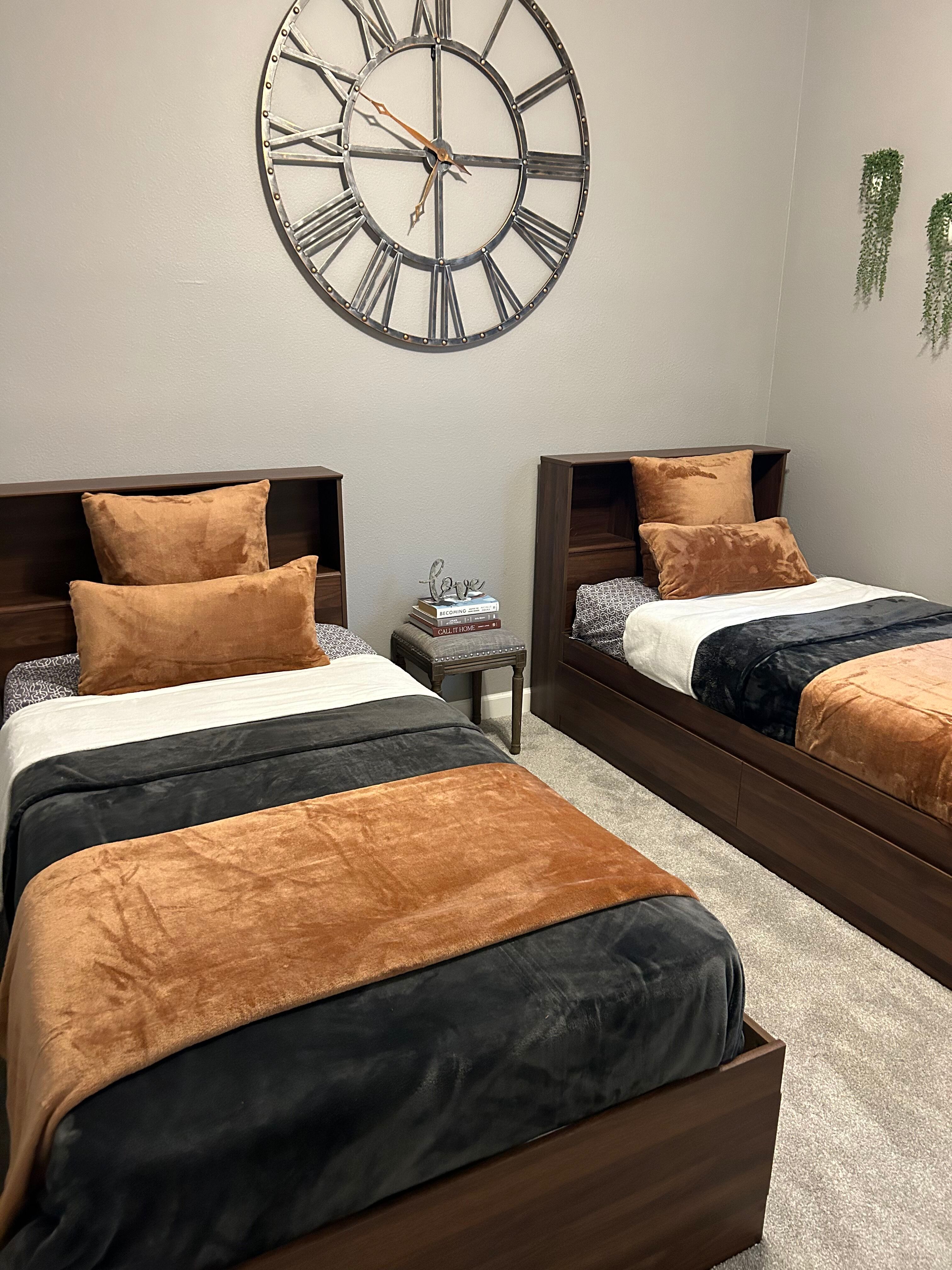 Airbnb & Vacation Rental Staging