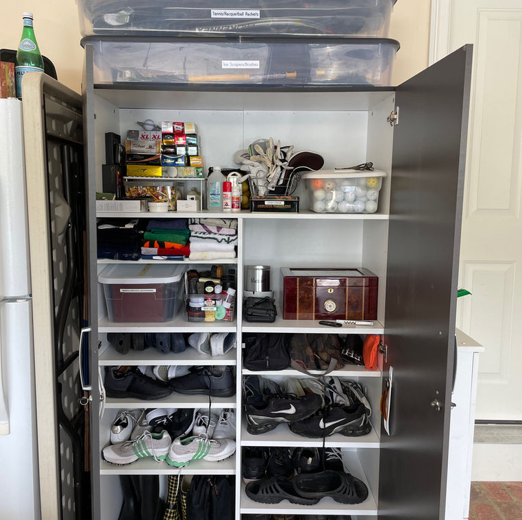 Organized kitchen pantry in Easton PA by professional organizer Klutter Queen