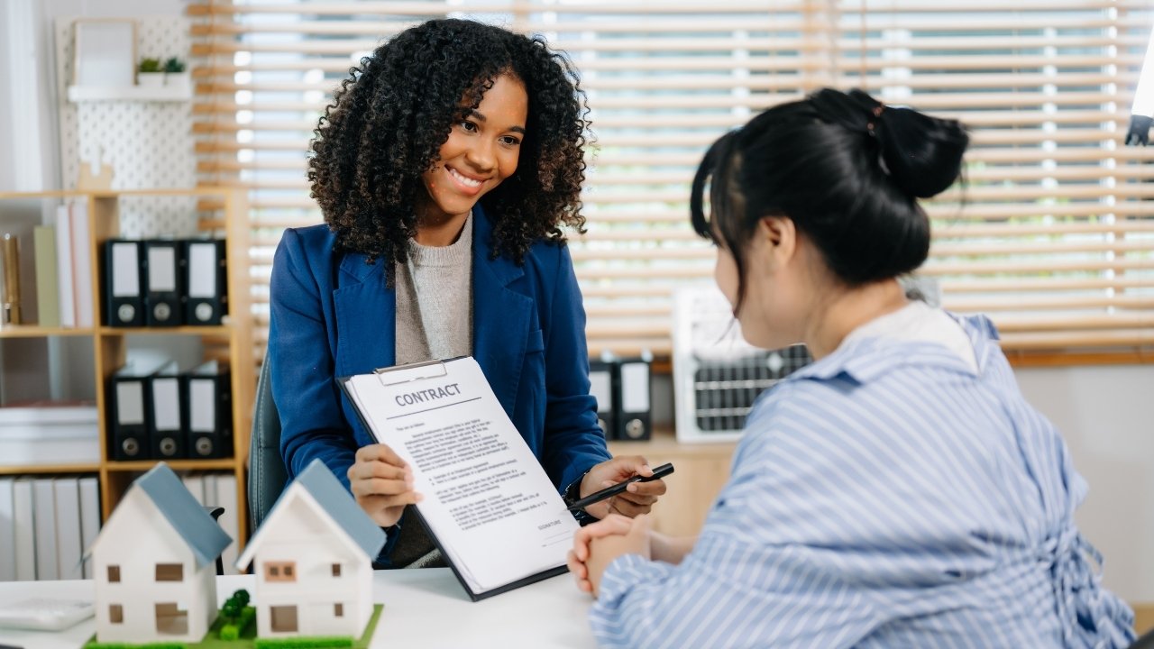 How a Brisbane Mortgage Broker Secures the Right Home Loan