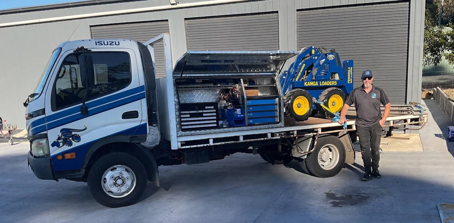 Mini loader