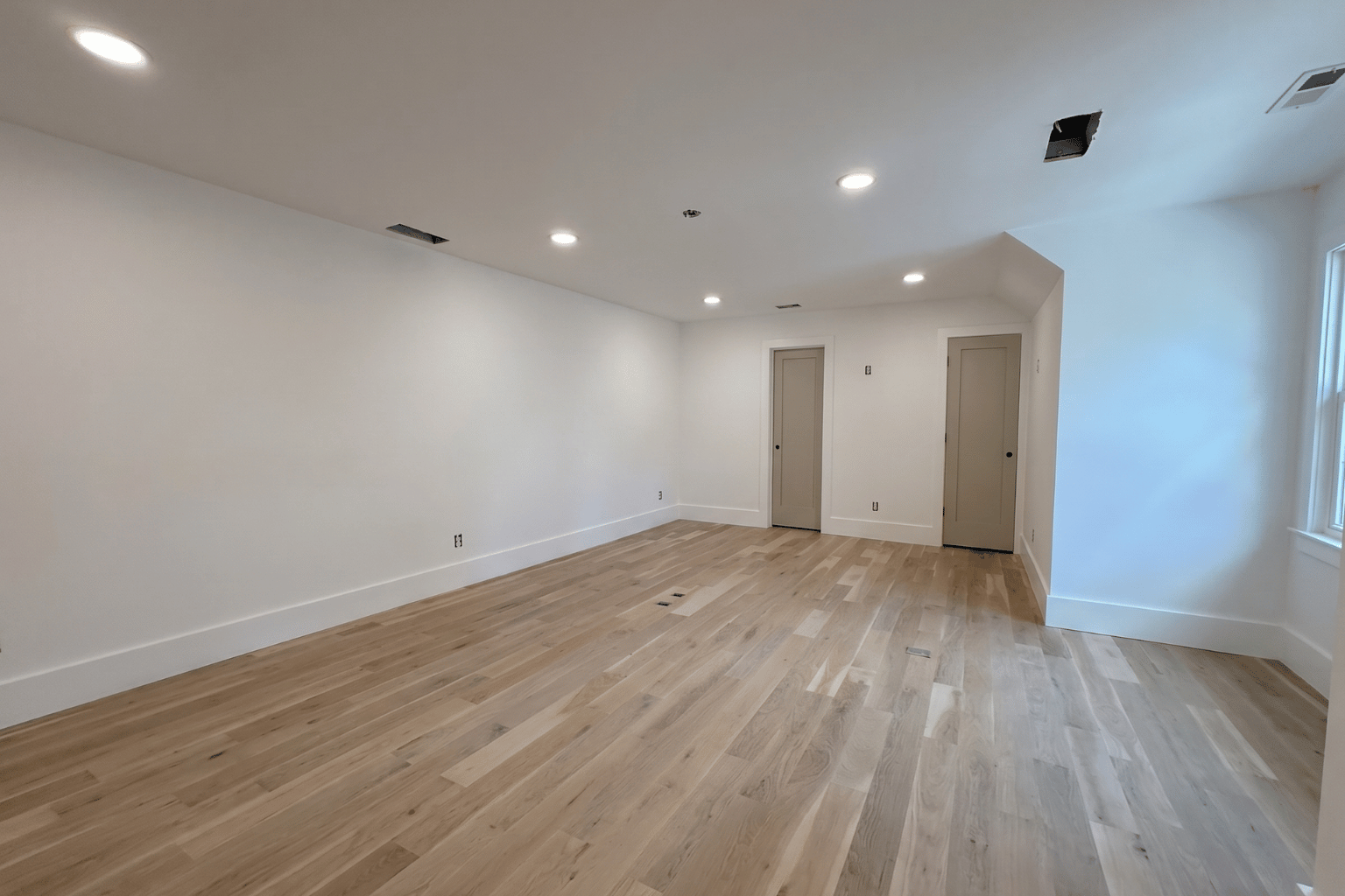 Freshly painted interior view 10
