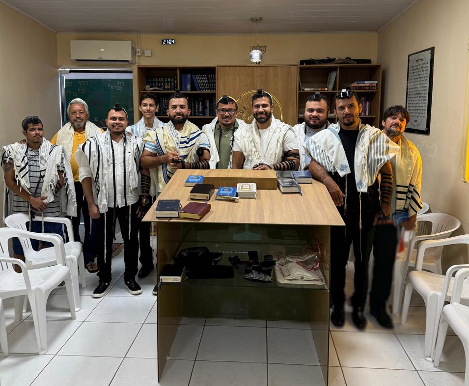 Comunidade na Sinagoga Kehilat Beit Yaacov - Guiur