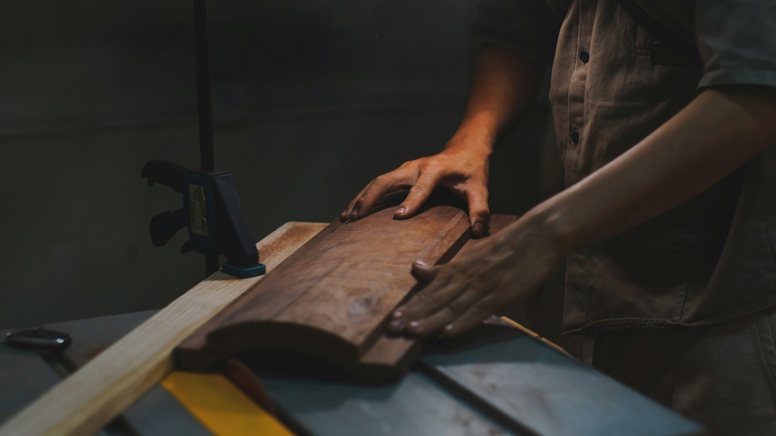 Sole Proprietorship vs. Incorporation: Choosing the Right Structure