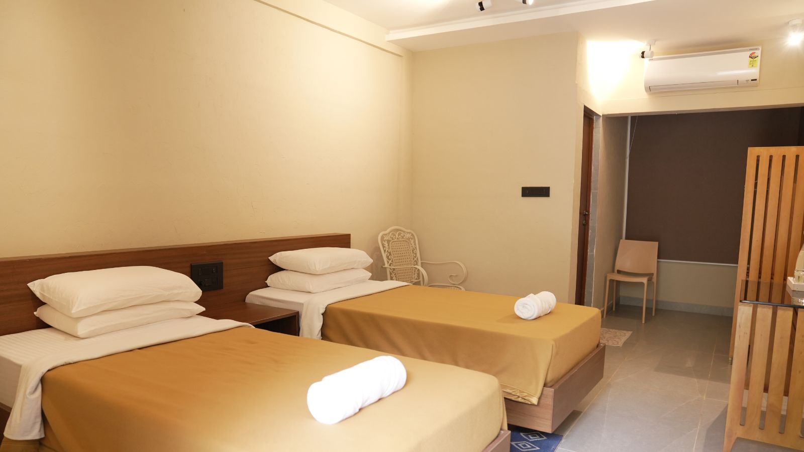 On-site Stay at Pyramid Valley