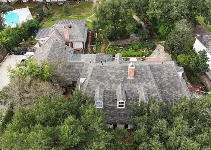 Residential roof replacement contractor in Lafayette LA