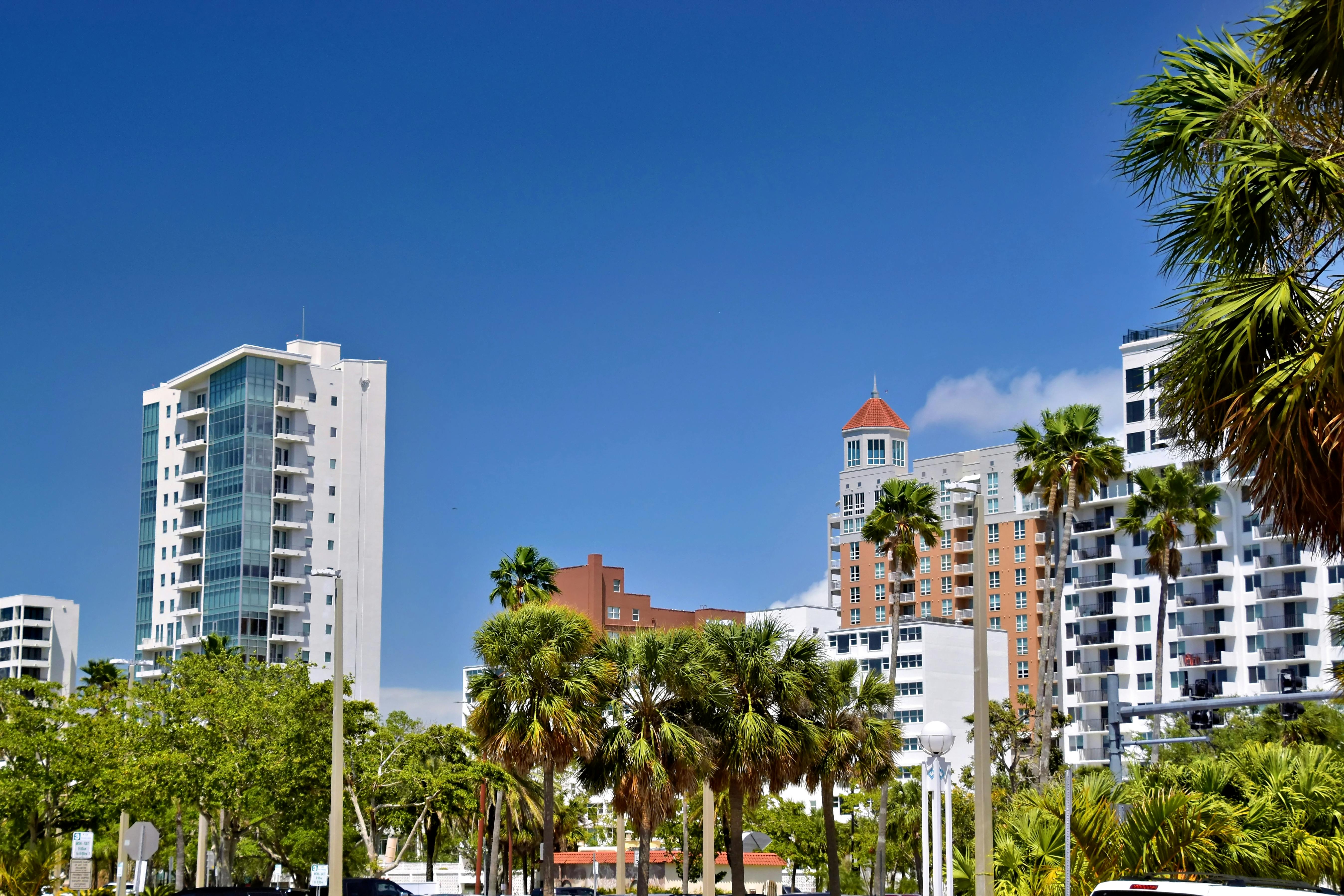 Pros and Cons of Living Near Sarasota, FL