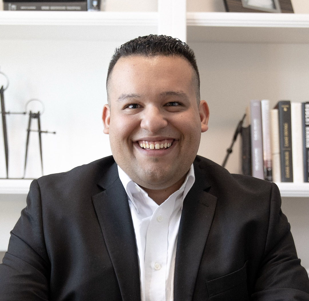 Roberto Navarro Jr