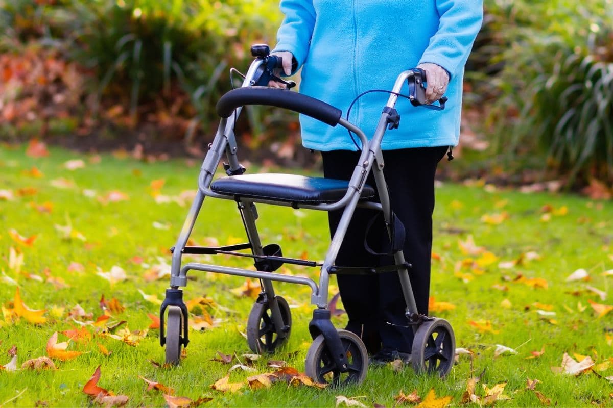 People Who Should and Shouldn't Use a Rollator