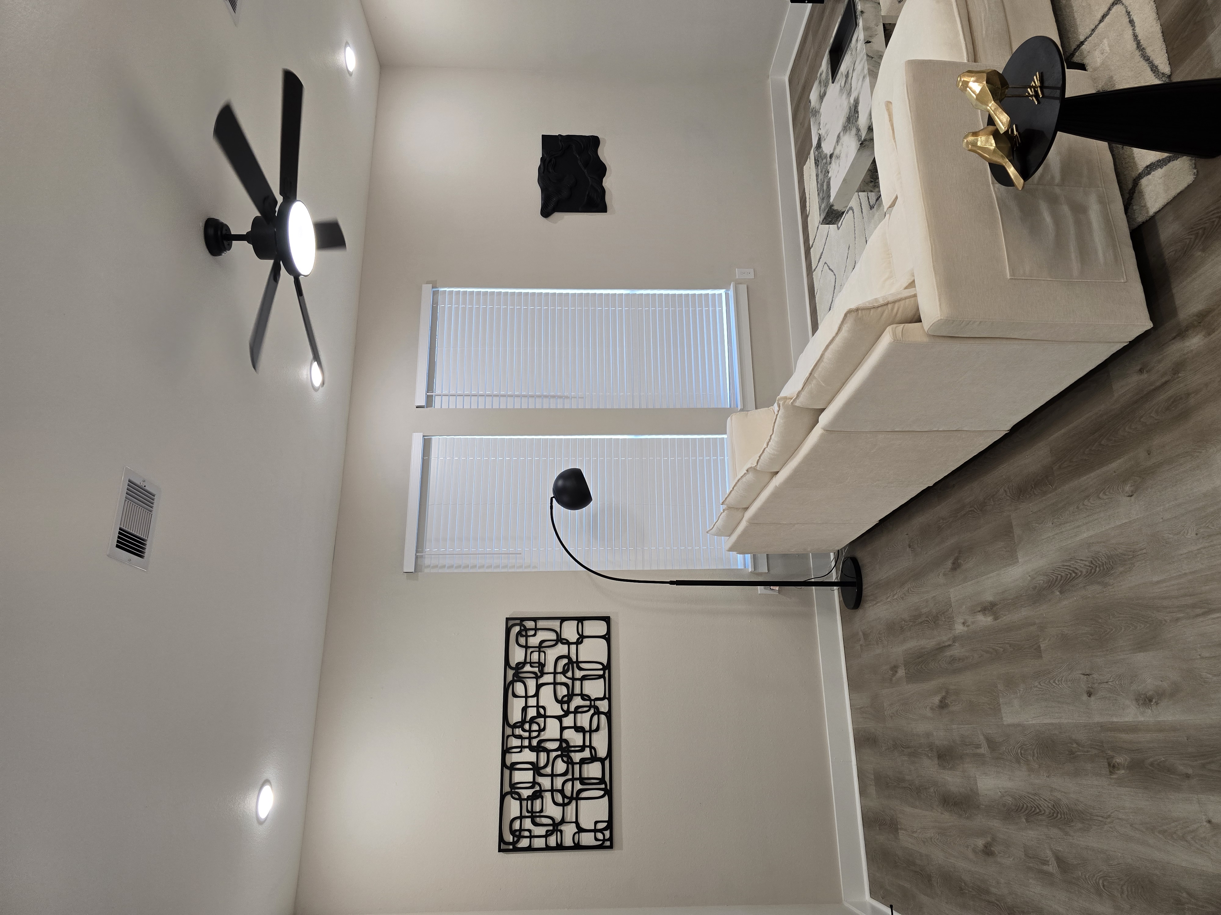 De Leon Solutions - Living room flooring and interior work