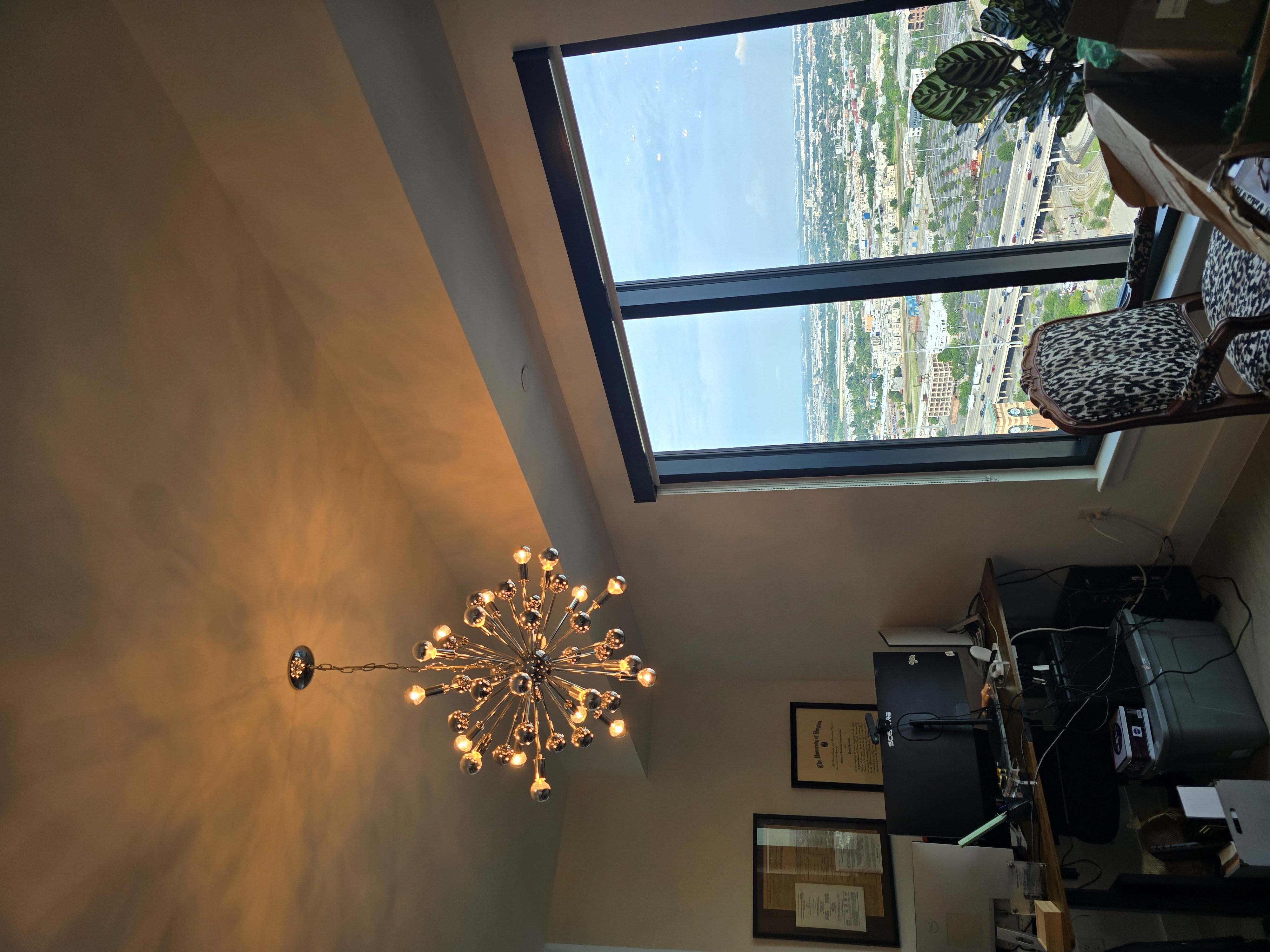 De Leon Solutions - Electrical chandelier and lighting installation