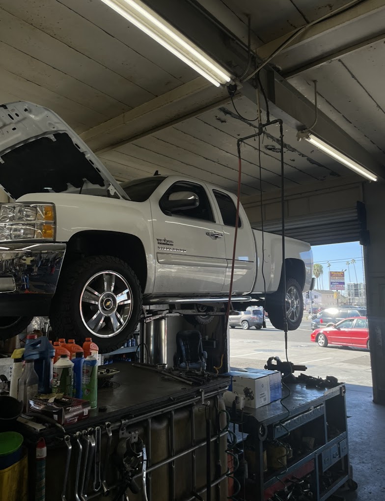 Truck on hydraulic lift