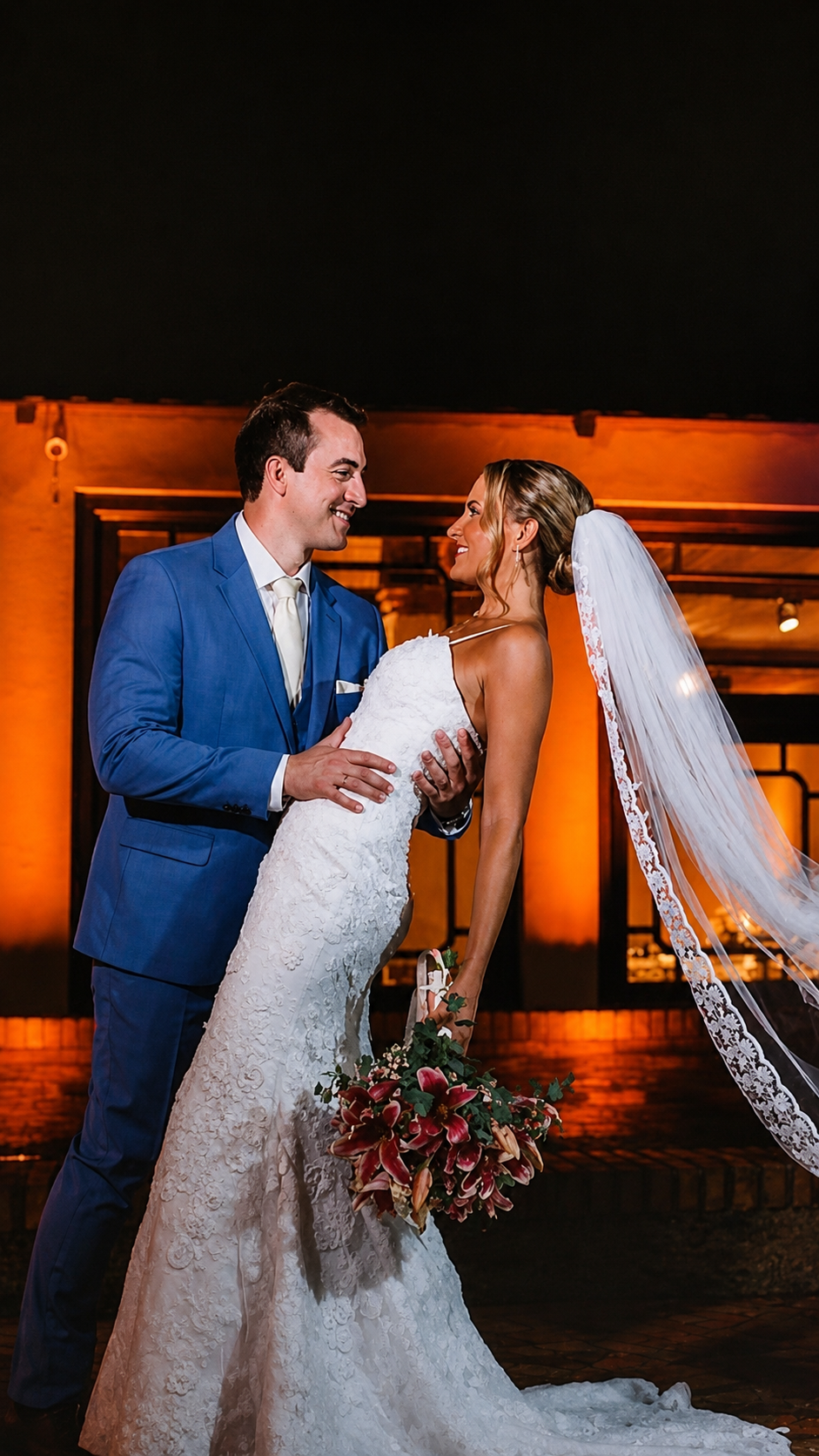 Casal feliz na Dibasi