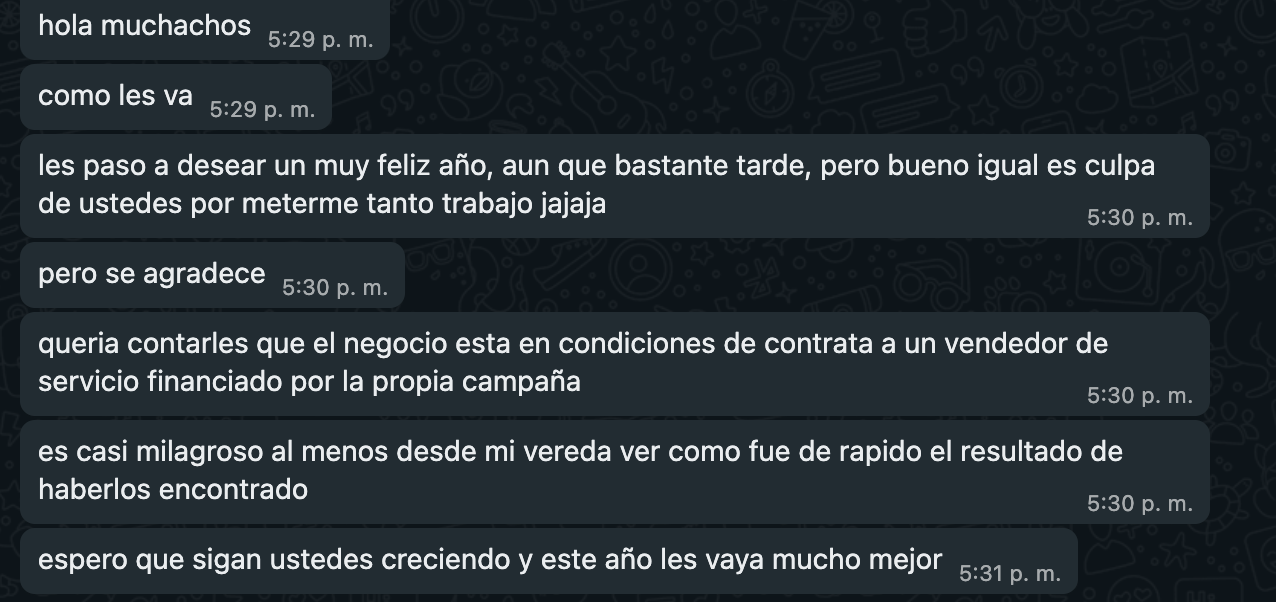 Mensaje de WhatsApp de un cliente: el negocio está en condiciones de contratar a un vendedor de servicio financiado por la propia campaña